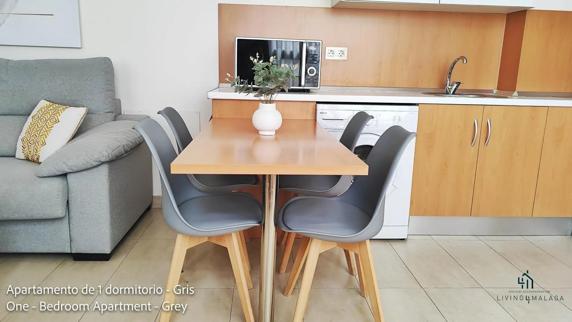 Living4Malaga Suites Superior 0*,  España