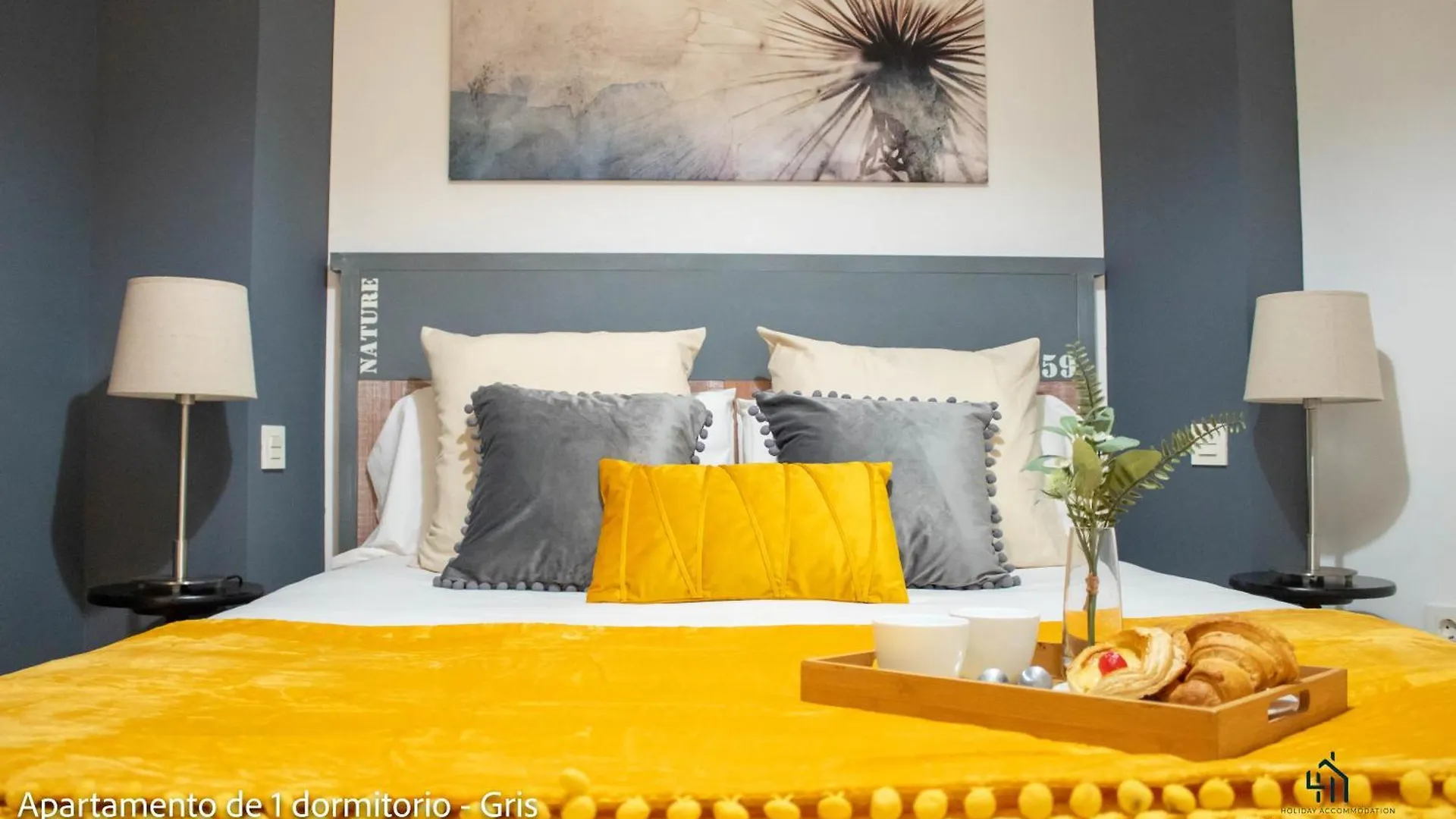 Living4Malaga Suites Superior 0*,